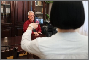 28.06.2016, wywiad z senatorem Jerzym Stępniem, na fotografii Robert Kubaś i Dorota Gawin, fot. Katarzyna Czerwińska.