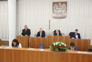 12.05.2016 r., 17. posiedzenie Senatu RP, drugie czytanie projektu uchwały w sprawie 35. rocznicy rejestracji NSZZ Rolników Indywidualnych „Solidarność”, na fotografii przy mikrofonie Czesław Ryszka, fot. Katarzyna Czerwińska