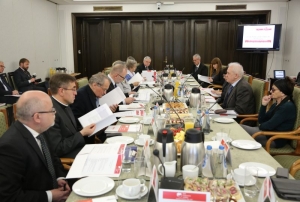 17.04.2015 r., spotkanie Rady Programowej projektu „Archiwa Przełomu 1989-1991”, na fotografii od lewej: Ryszard Wojtkowski, ks. prof. dr hab. Stanisław Dziekoński, Henryk Wujec, Jacek Michałowski, Ewa Polkowska, Grażyna Staniszewska, dr Janusz Kuligowski, Robert Kubaś, dr Ewa Perłakowska, dr hab. Irena Słodkowska, prof. dr hab. Andrzej Friszke, Krystyna Mokrosińska, fot. Michał Józefaciuk.