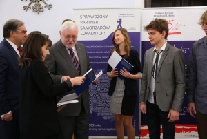 23.01.2015 r., gala konkursu Moja Polska samorządna, na fotografii od lewej: Janusz Sepioł, Jerzy Stępień, Iza Sudziak, Miron Kaźmierski, fot. K. Czerwińska