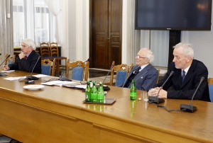 19.01.2013 r., spotkanie opłatkowe OKP; na fotografii od lewej: Jerzy Dyner, Bohdan Pilarski, Mieczysław Gil; foto. Justyna Orysiak, Robert Kubaś