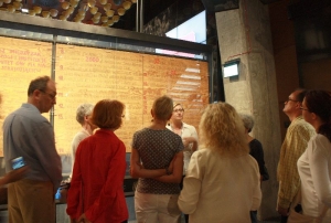 Zwiedzanie wystawy stałej w Europejskim Centrum Solidarności, fot. Archiwum Europejskiego Centrum Solidarności.