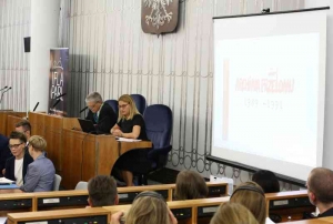 15.08.2017r., Prekonferencja IFLA, na fotografii Wojciech Kulisiewicz, , Agata Karwowska-Sokołowska. Fot. Katarzyna Czerwińska, Kancelaria Senatu.