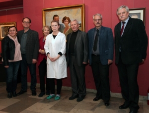 18.11.2016 r., wizyta w Muzeum im. Jacka Malczewskiego w Radomiu, zwiedzanie ekspozycji pt. „Jacek Malczewski 1854–1929”, na fotografii od lewej: Agnieszka Figura-Tomaka, Maciej Pindelski, Teresa Grabczyńska, Paulina Szymalak-Gugajska, Adam Zieleziński, Robert Kubaś, Janusz Kuligowski. Fot. Michał Zaremba, Kancelaria Prezydenta RP.