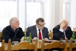 19.01.2013 r.; spotkanie opłatkowe OKP; na fotografii od lewej: Jerzy Pietkiewicz, Ryszard Iwan, Józef Lubieniecki; foto. Justyna Orysiak, Robert Kubaś