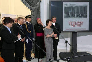 Joanna Szczepkowska na uroczystym otwarciu wystawy w Sejmie POLSKA DROGA DO WOLNOŚCI 3 czerwca 1989r. fot. K. Białoskórski/Archiwum Sejmu