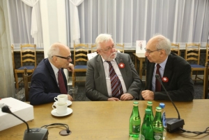 08.11.2014 r., konferencja Nasi w Sejmie i w Senacie, na fotografii od lewej: Jan Lityński, Jerzy Stępień, Jerzy Zdrada, fot. M. Józefaciuk