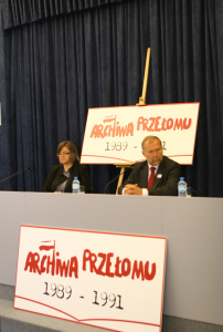 9.06.2011 r.; prezentacja projektu Archiwa Przełomu 1989 -1991; na fotografii: Ewa Polkowska, Jacek Michałowski; foto. Justyna Orysiak