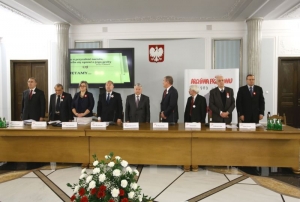 08.11.2014 r., konferencja Nasi w Sejmie i w Senacie, na fotografii od lewej: Maciej Klimczak, Henryk Wujec, Ewa Polkowska, Jacek Michałowski, Bogdan Borusewicz, Jan Wyrowiński, Jerzy Dyner, Andrzej Friszke, Antoni Dudek, fot. M. Józefaciuk